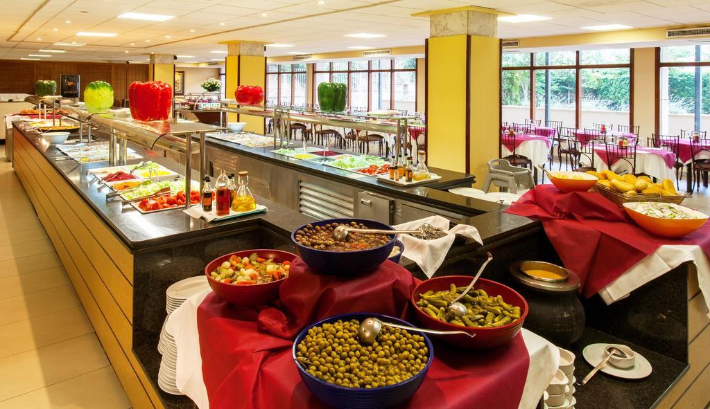 Hotel Guitart Central Park Aqua Resort Lloret de Mar Esterno foto